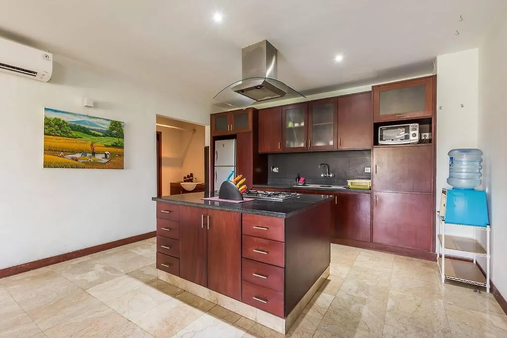 Quiet Central Seminyak 2Bd 2 Bath And Walk To Eat St Indonezja