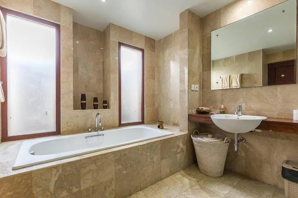 Apartament Quiet Central Seminyak 2Bd 2 Bath And Walk To Eat St