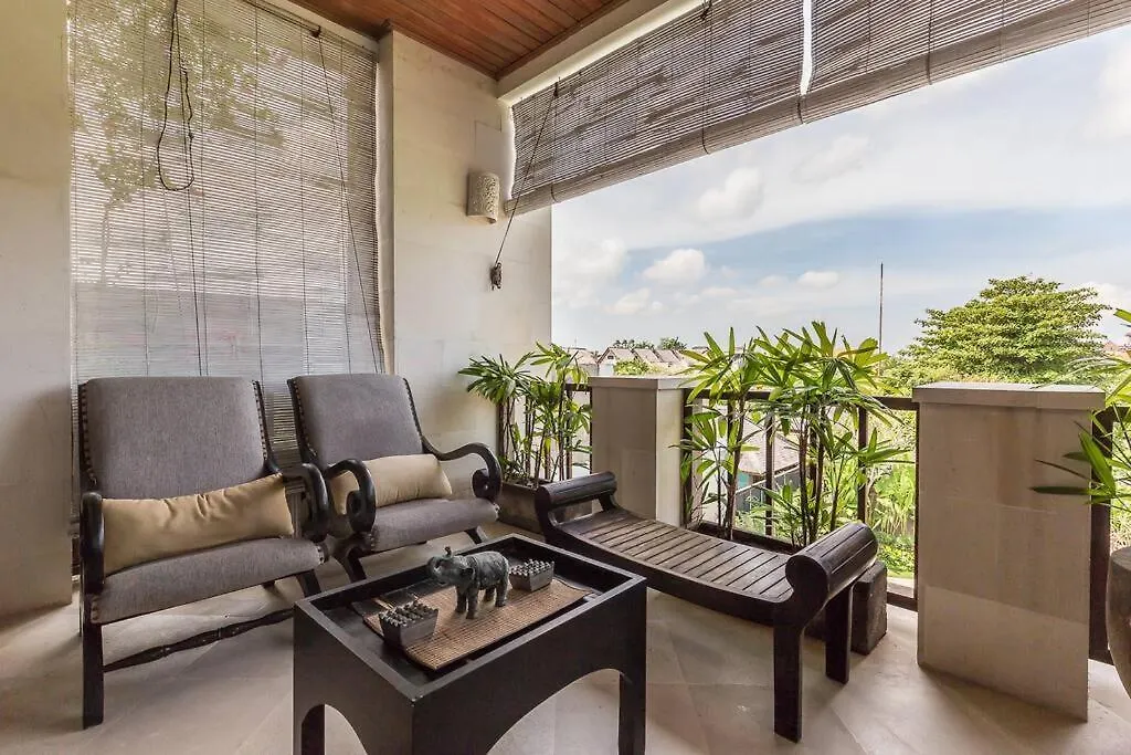 Apartment Quiet Central Seminyak 2Bd 2 Bath And Walk To Eat St