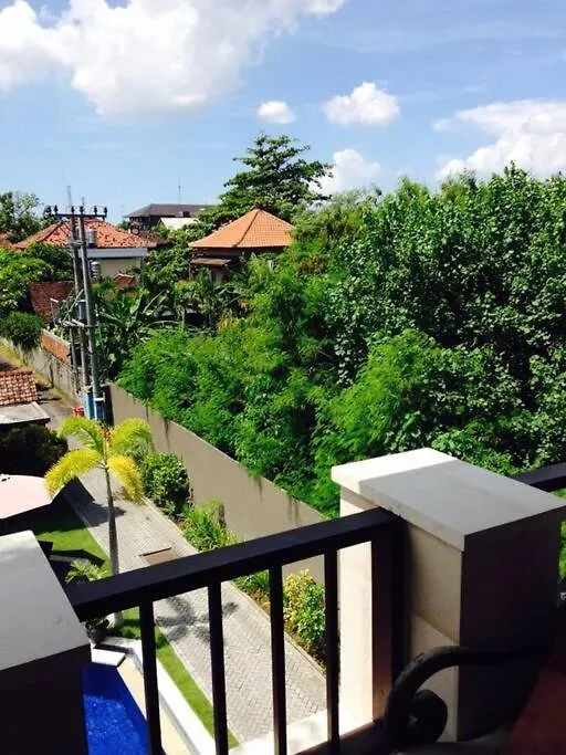 Apartment Quiet Central Seminyak 2Bd 2 Bath And Walk To Eat St Indonesia